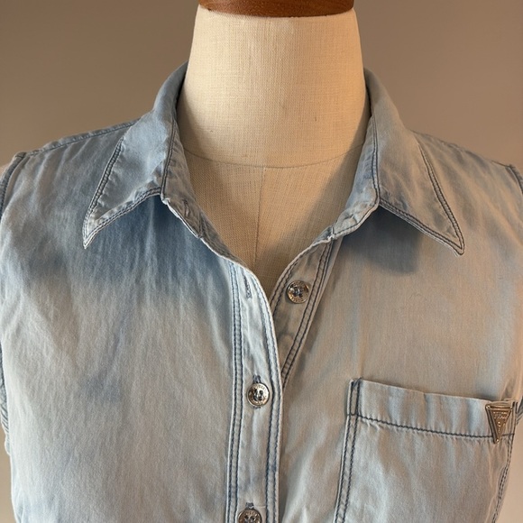 Guess women’s tie dye  blue button down shirt pocket collared sleeveless Med - Picture 4 of 11
